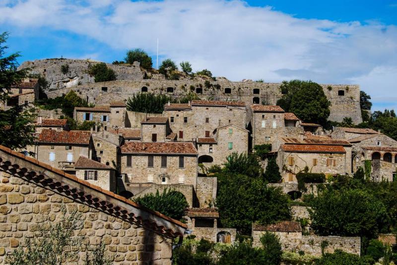 Les secrets d'une restauration de fa&ccedil;ade durable &agrave; Pont-l'Abb&eacute;-d'Arnoult