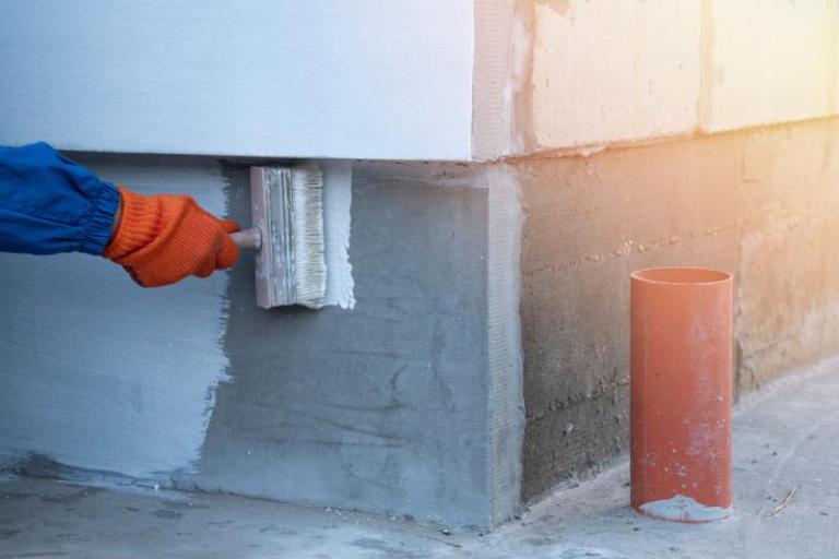 Protéger votre façade contre l'humidité, les solutions de traitement efficaces